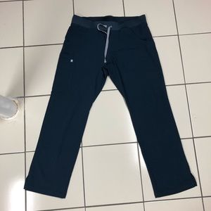 FIGs women’s KADE cargo scrub pants - large